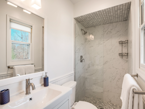 Luxurious East Hampton Retreat - Your Perfect Getaway